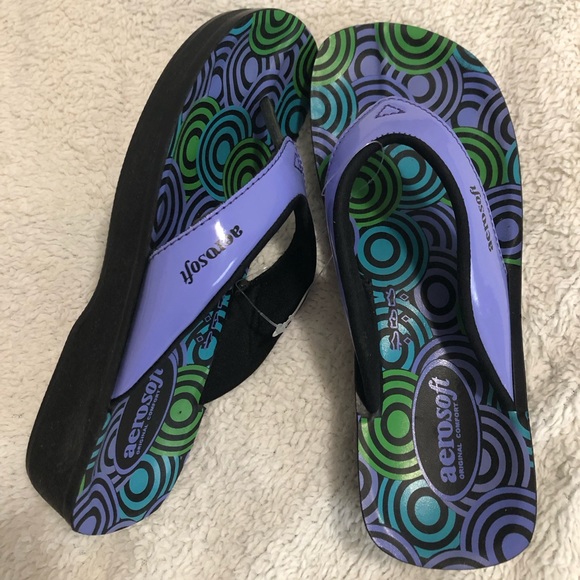 aerosoft Shoes - LIQUIDATING Aerosoft Thong Sandals Size 7 Purple/Periwinkle/Lavender New w/ Tags
